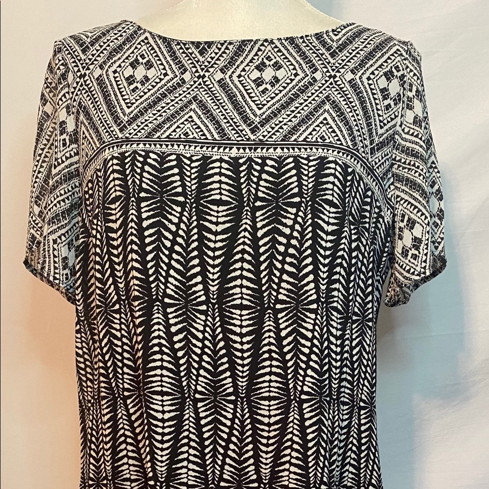 🍍🍍New! Avon patterned dress